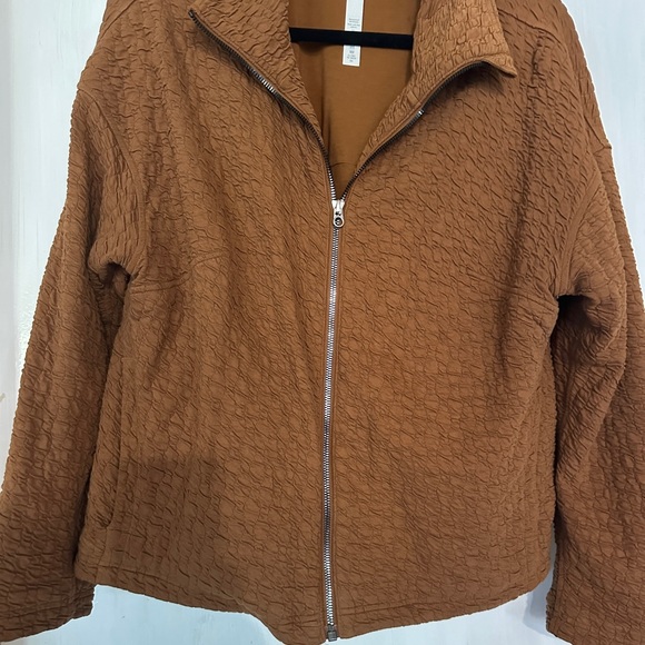 Lululemon Women's Textured Jacket - Picture 2 of 8